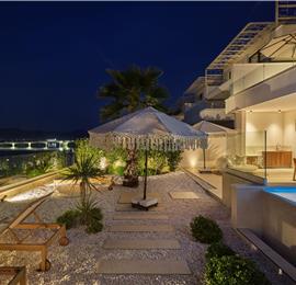 Selection of 5 bedroom seafront villas with heated pool on Ciovo near Trogir, sleeps 10